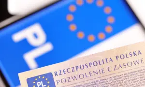 Dowód rejestracyjny tymczasowy, czy trzeba mieć przy sobie dowód rejestracyjny? Dokument z PL i gwiazdkami UE.