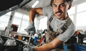 Jak nazwać warsztat samochodowy, aby przyciągnąć klientów i wyróżnić się?
