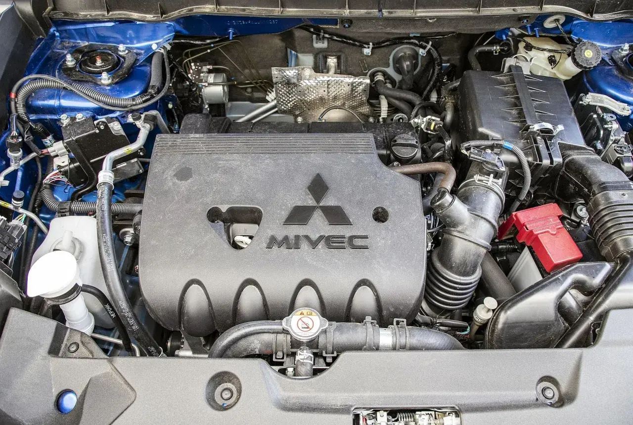 Silnik MIVEC w Mitsubishi ASX. Wiele osób szuka mitsubishi asx opinie, a ten silnik to serce tego SUV-a.