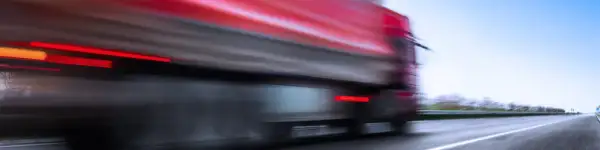 Czy ciężarówki mogą jeździć w niedzielę? Sprawdź ważne przepisy i wyjątki